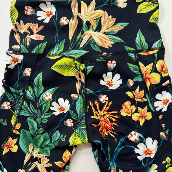 Floral High-Waisted Leggings - Picture 4 of 4